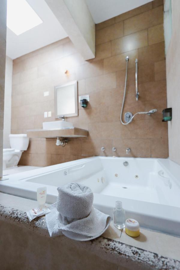 Auto Hotel Las Maravillas Santa Cruz Xoxocotlán Eksteriør billede