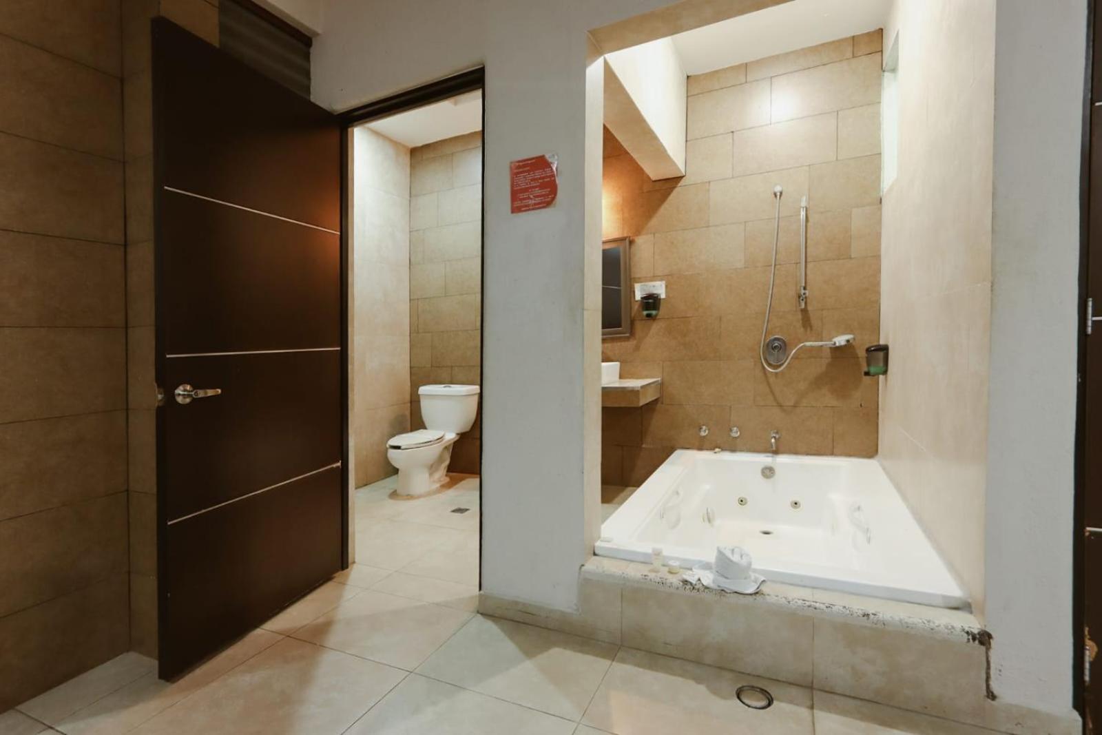 Auto Hotel Las Maravillas Santa Cruz Xoxocotlán Eksteriør billede